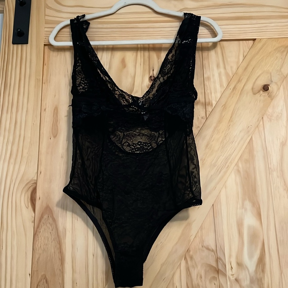Black lace bodysuit size L